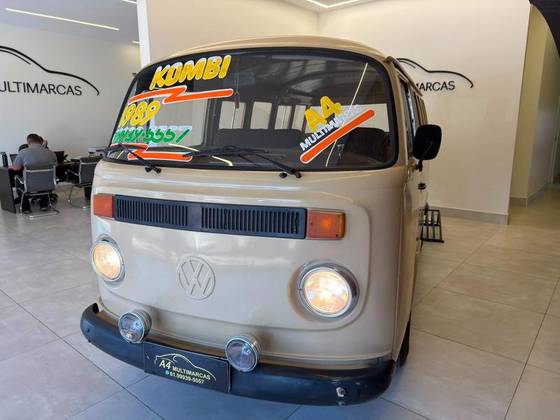 VOLKSWAGEN KOMBI 1.6 LUXO 8V GASOLINA 3P MANUAL